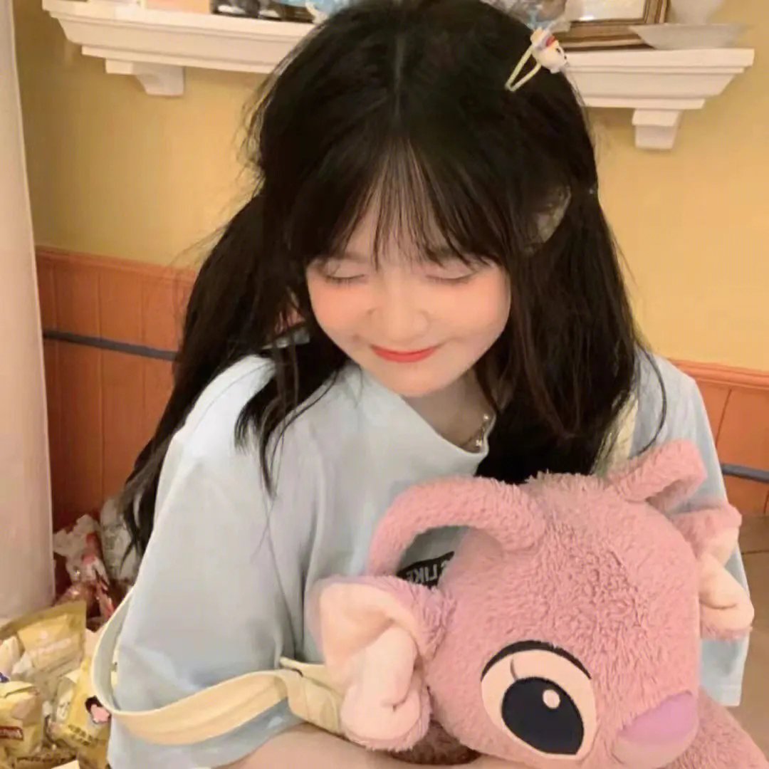 背背篓的网球少年